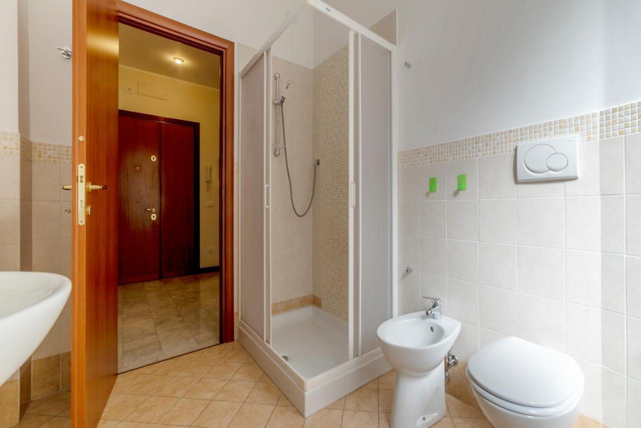 Piazza Re Di Roma Apartment Bagian luar foto