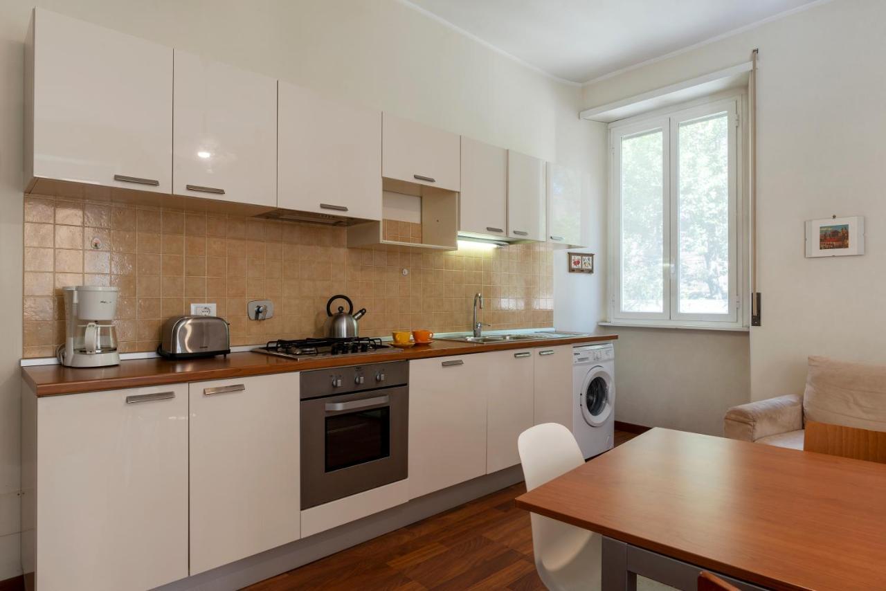 Piazza Re Di Roma Apartment Bagian luar foto